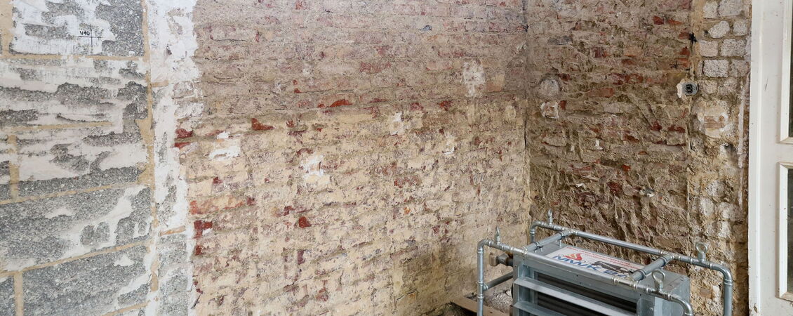 Innenaufnahme des Rathauses mit Flutschäden