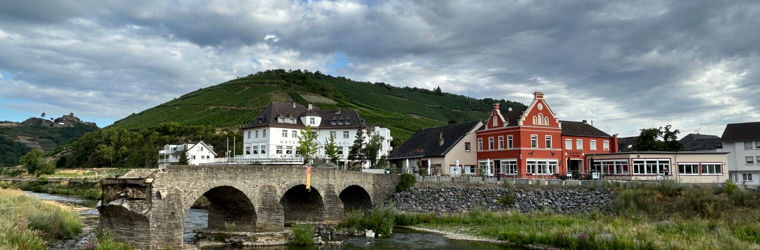 Schäden an der Nepomukbrücke in Rech