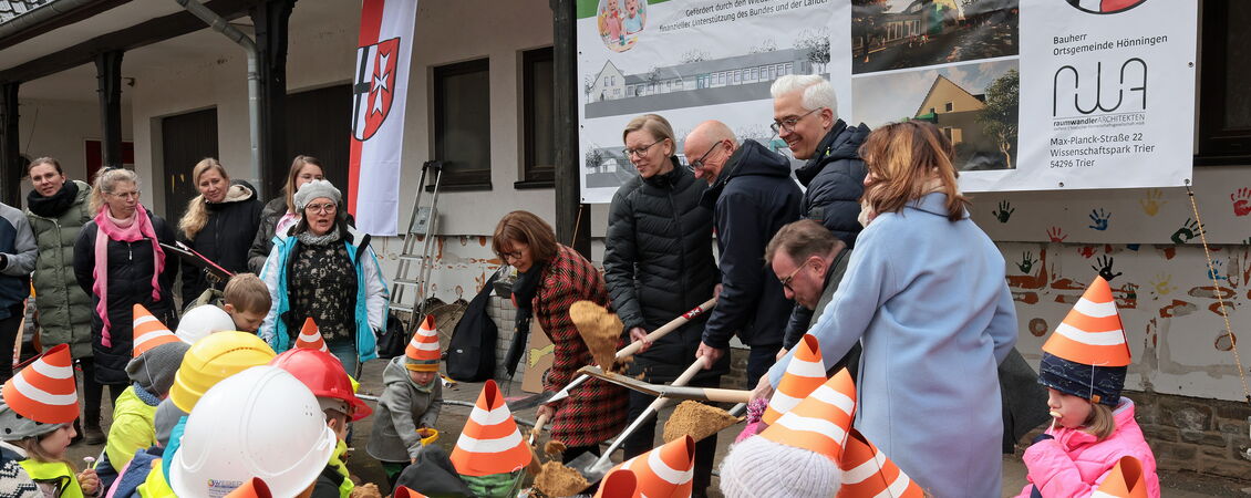 Spatenstich für den neuen Kindergarten Wibbelstätz