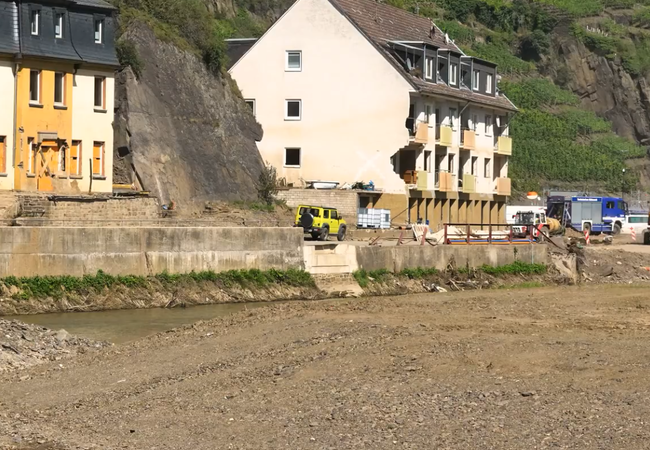 Flutschaden an der Brücke am Sportplatz Mayschoß