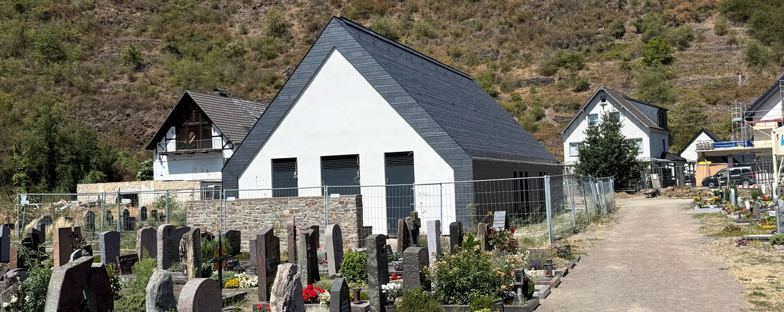 Aufnahme der neuen Friedhofskapelle in Altenahr