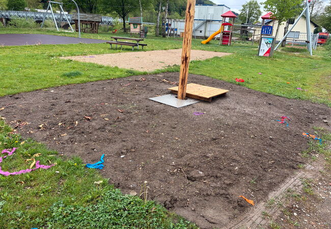 Neues Maibaumloch in Hönningen-Liers