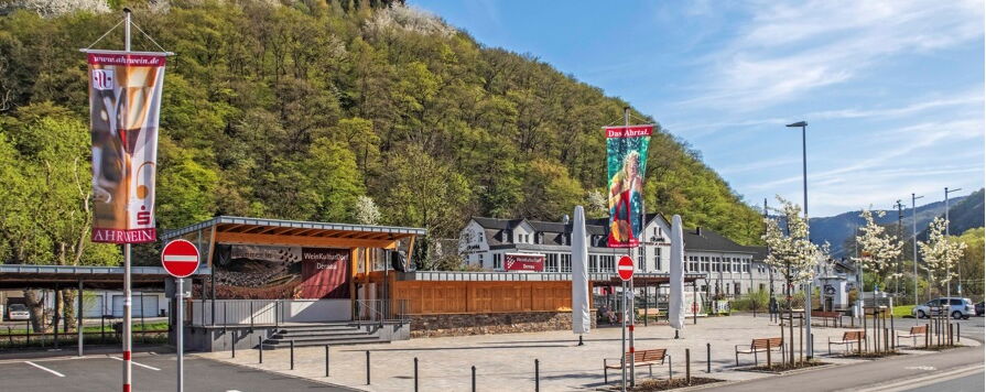 Weinbrunnenplatz Dernau