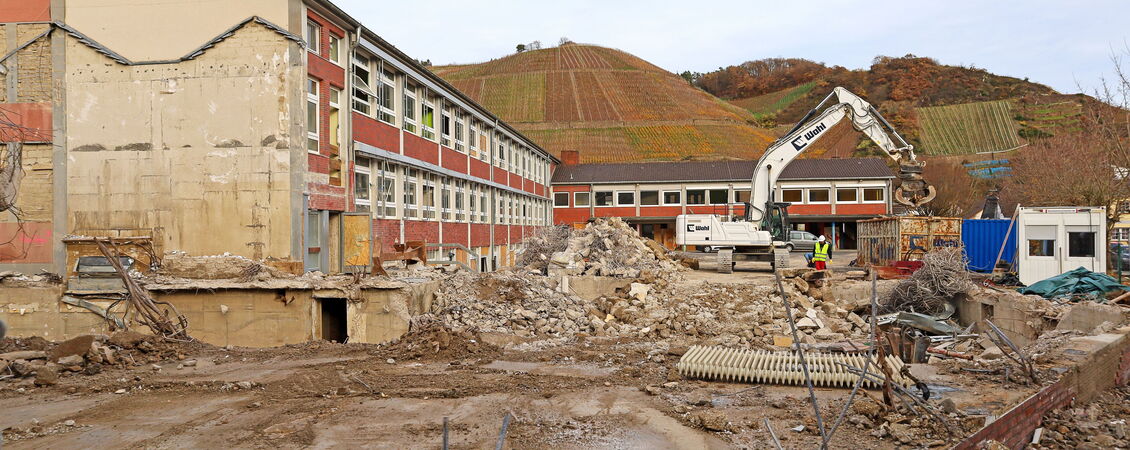 Abbruch Grundschule mit Sporthalle Dernau (November 25)