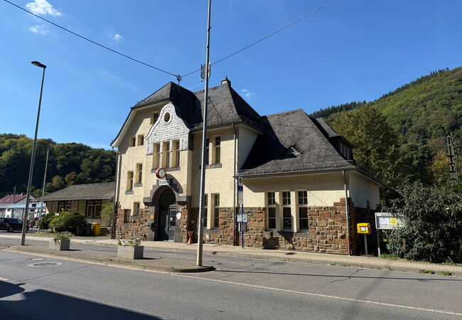 Außenaufnahme des Bürgerhauses "Alter Bahnhof" in Ahrbrück