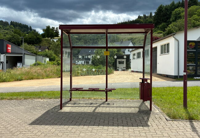 Neue Bushaltestelle Steinerbergstraße in Ahrbrück