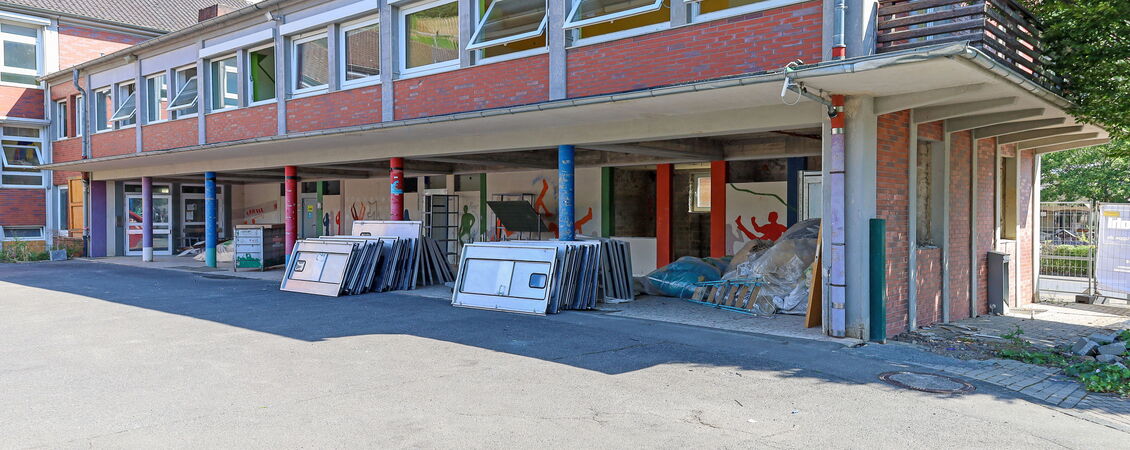 Abbruch Grundschule mit Sporthalle Dernau