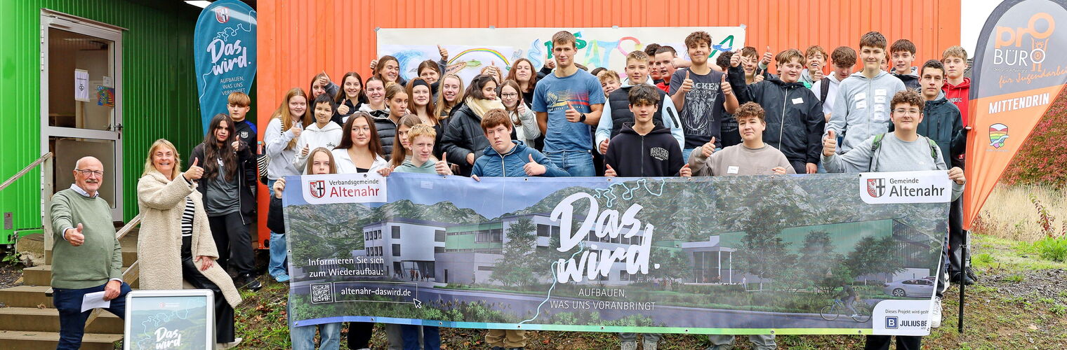 Teilnehmende beim Beteiligungsaktionstag an der Ahrtalschule Realschule plus