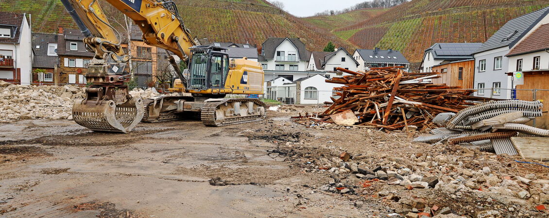 Abbruch Grundschule mit Sporthalle Dernau (Dezember 25)